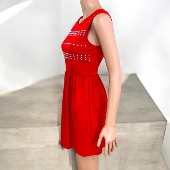 Studded Bodice Sleeveless Red Dress - Picture 6 of 15